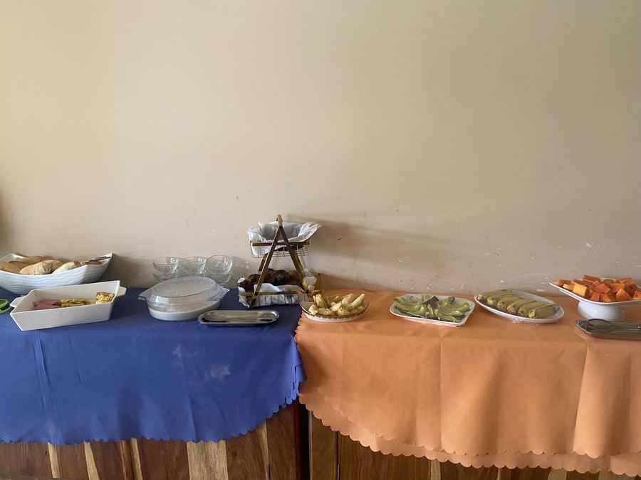 Mesa de buffet do pequeno-almo&ccedil;o
